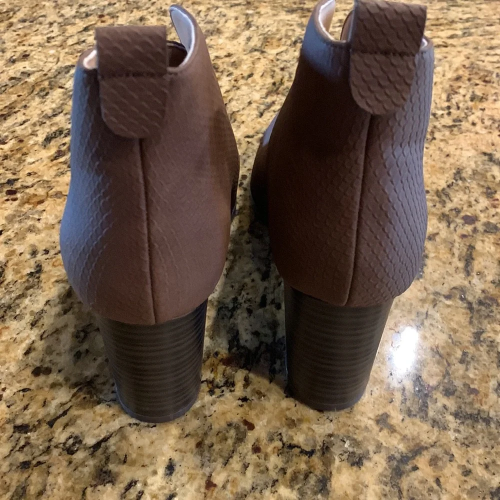 Journey + Crew heeled ankle boots, brown, size 11, NWT |  offer in description